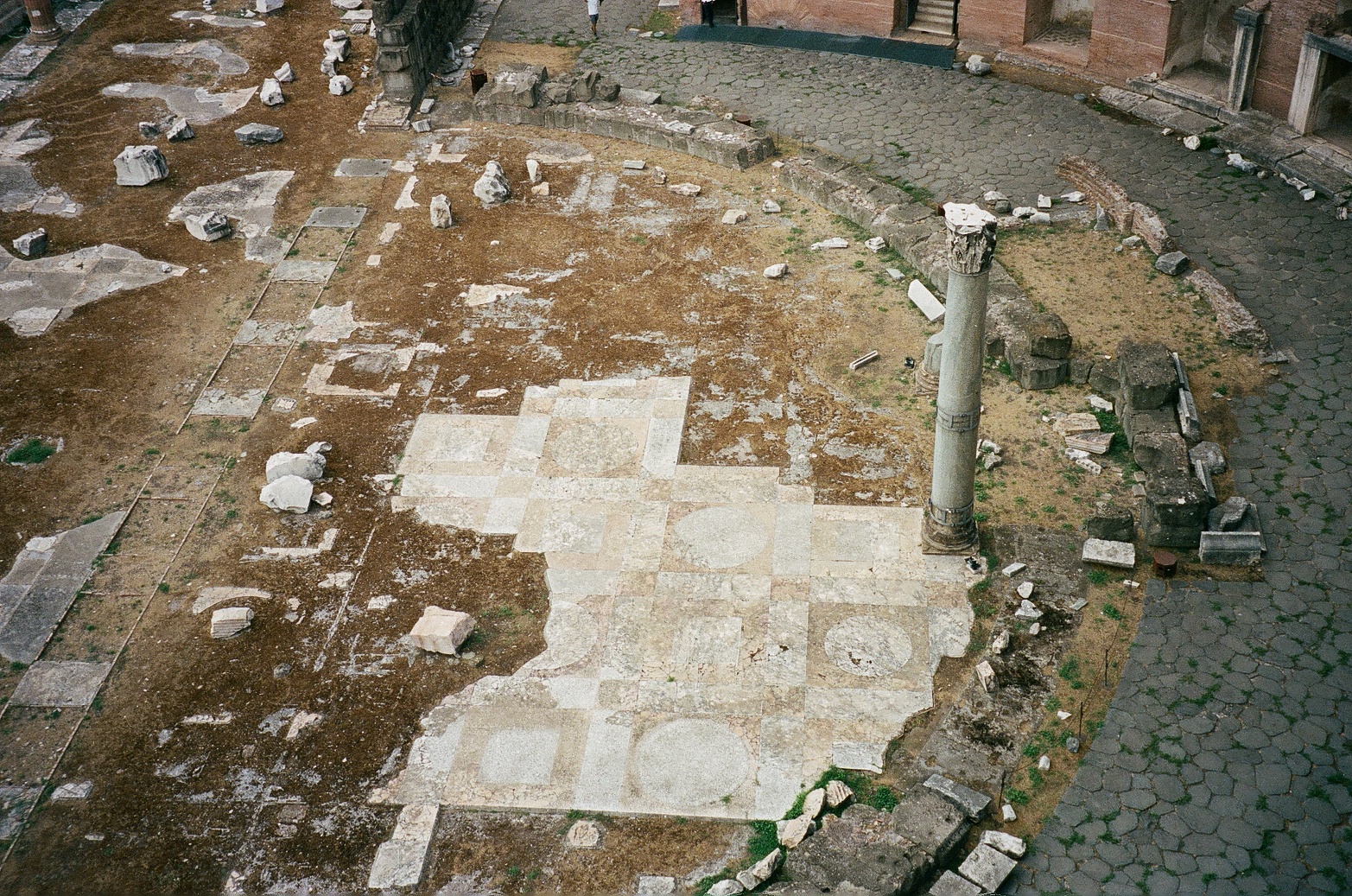 Roma ruins august 22